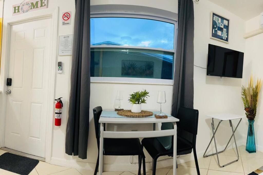Studio With Terrace Near Hard Rock-Patio Голливуд Экстерьер фото